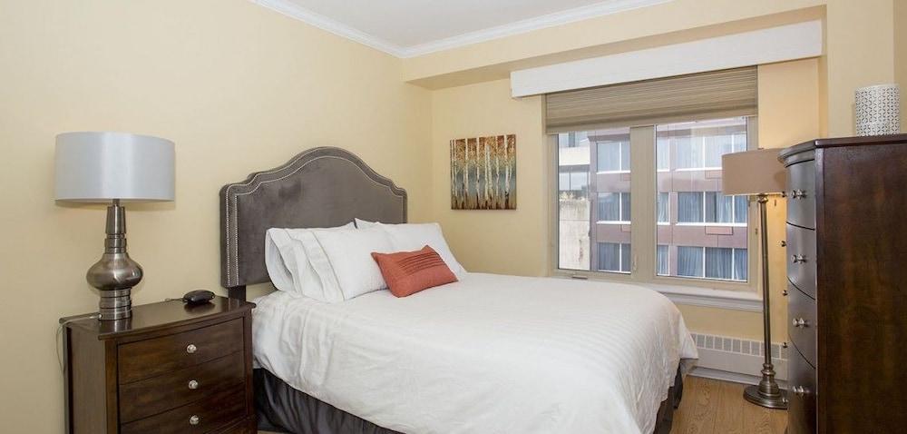 Moore Suites - Salter's gate Room