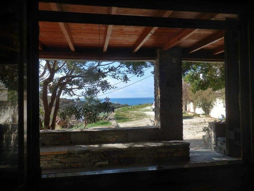 Elea Koundouros Featured Image