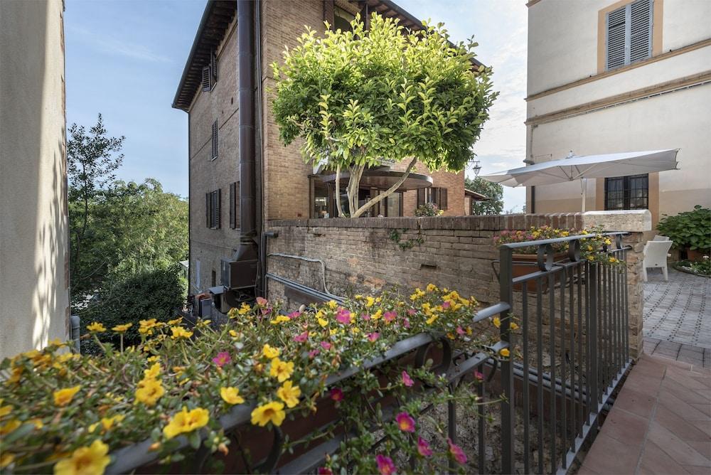 Hotel Arcobaleno Exterior