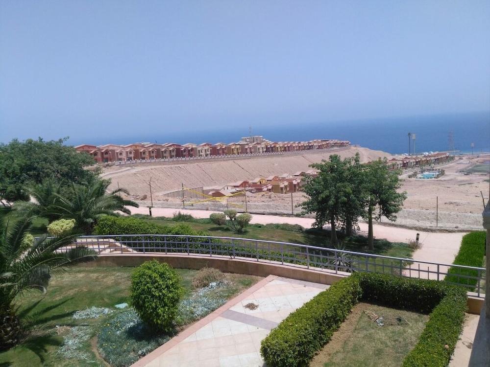 شاليه ببانوراما بورتو السخنة الشاطئ