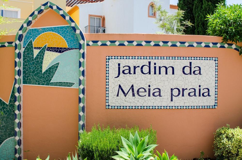Jardim Da Meia Praia Hotel