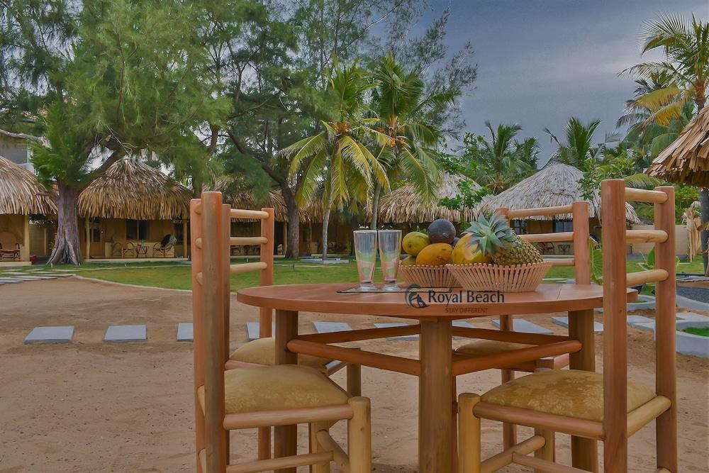 Royal Beach Arugambay