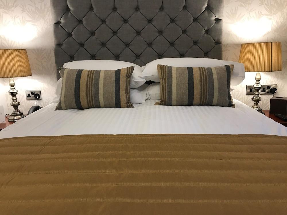 Loftsome Bridge Hotel Room
