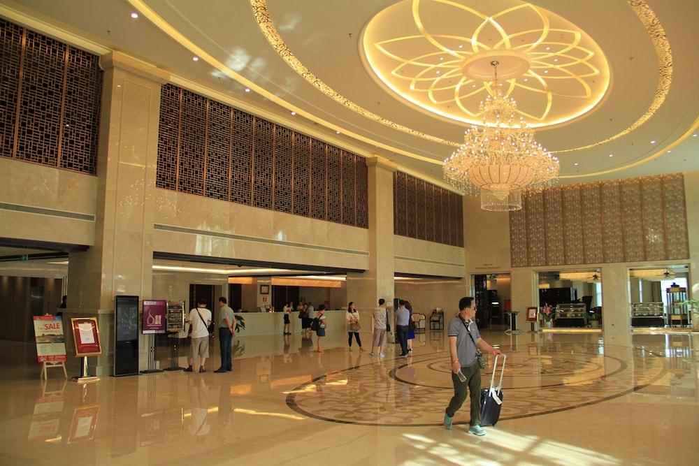دون تشان بالاس، هوتل آند كونفينشن منصة تسجيل إجراءات الوصول/المغادرة