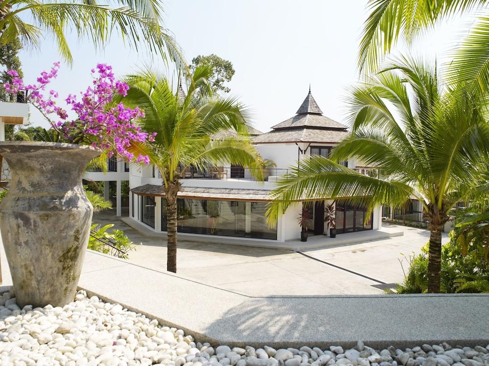 Sensive Hill Villas Property Grounds