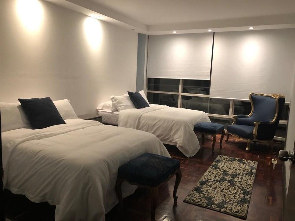 Masaryk Spacious & Modern apt w-Terrace Room