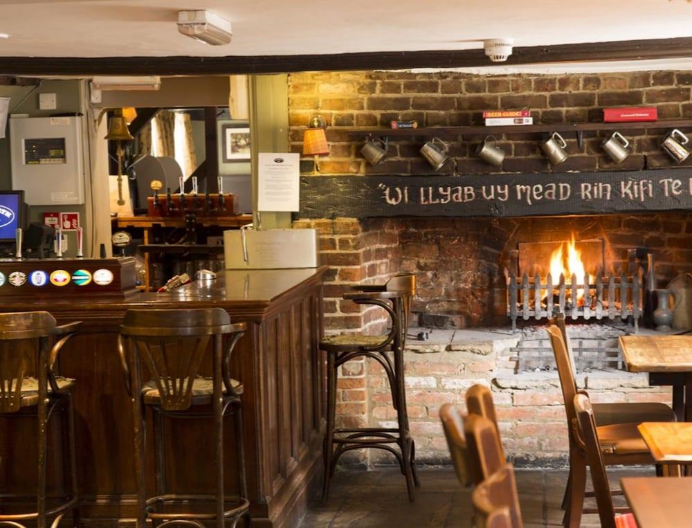 The Cherry Tree - Inn Interior