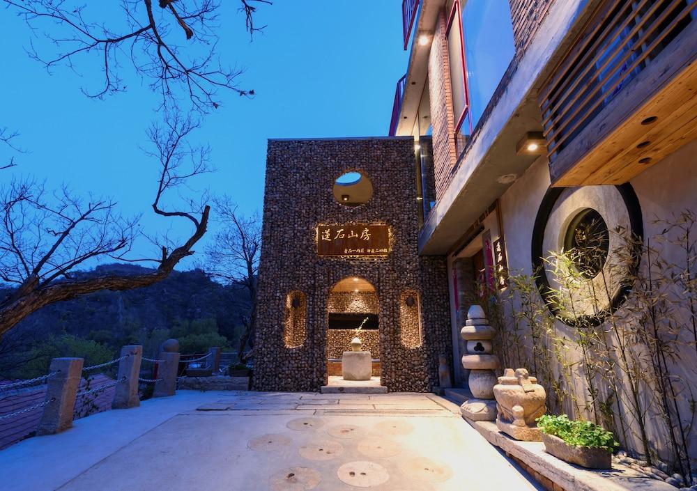 Lotus Mountain Boutique Inn