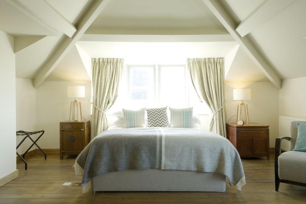 Crab & Boar Room