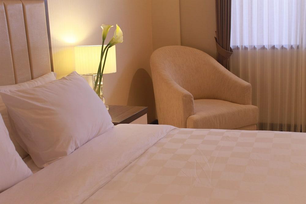 Bella Hotel Surabaya
