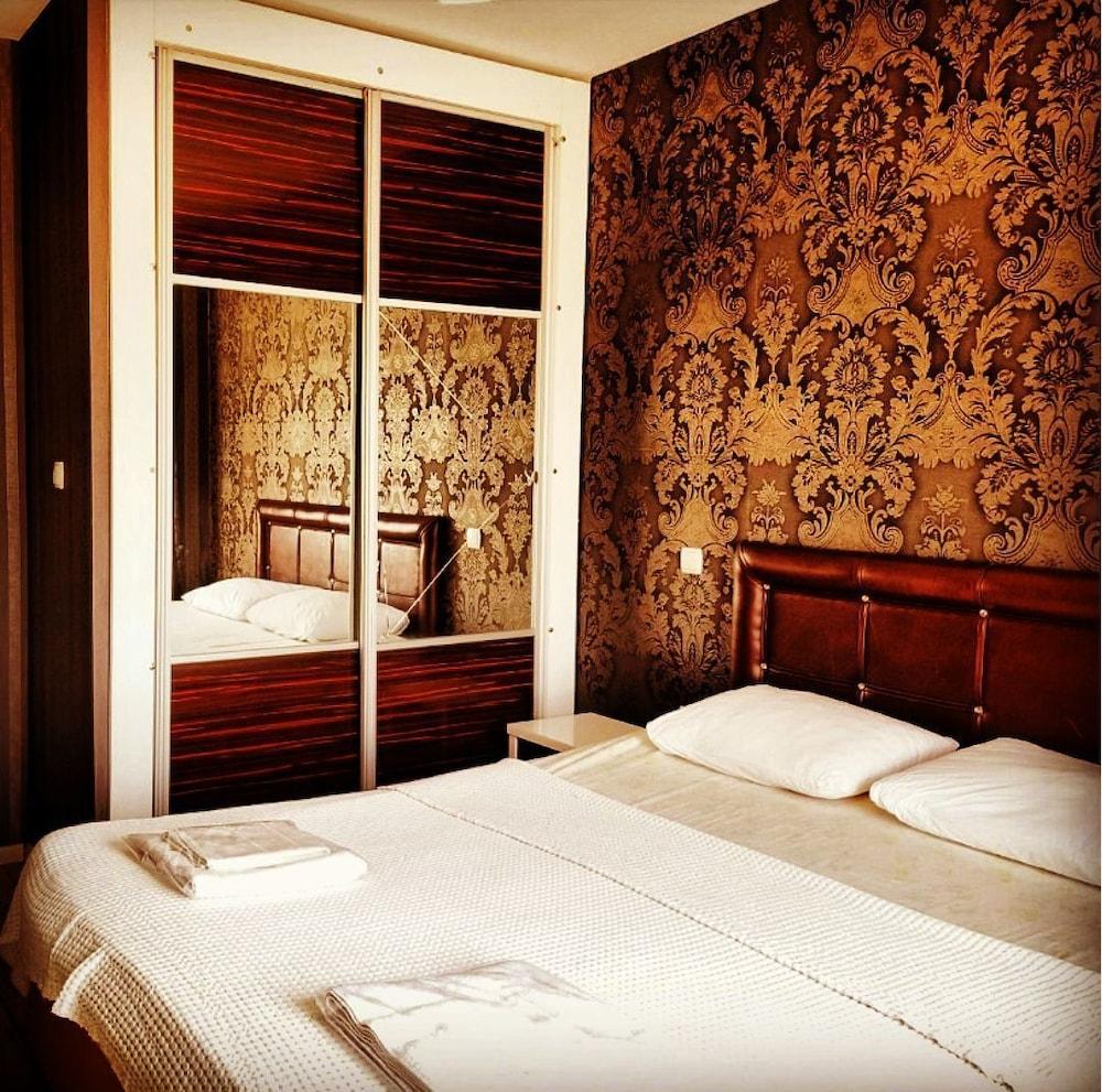 Aqua Suite Room