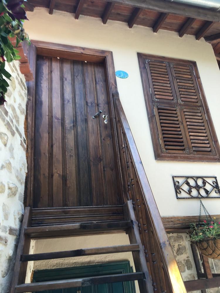 Cicekli Konak Exterior detail