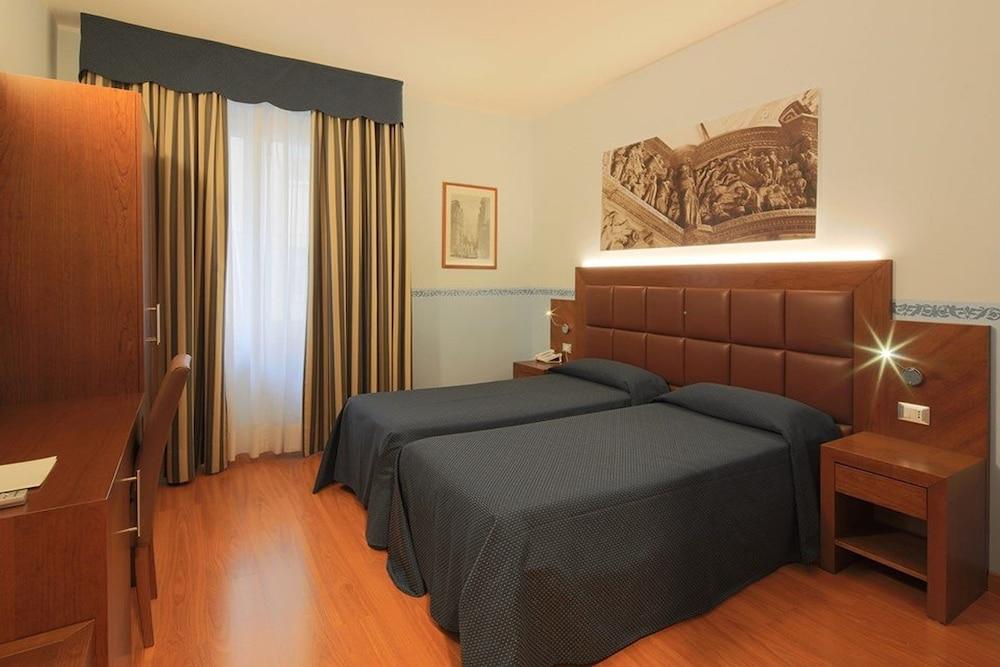 Hotel Terminus & Plaza Room