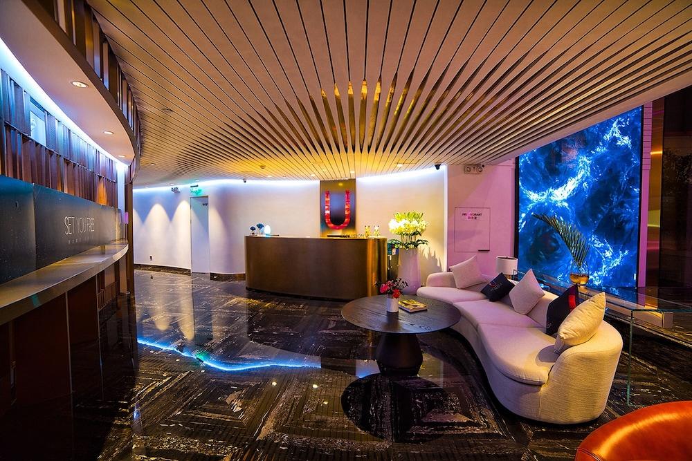 U Hotels Lobby Sitting Area