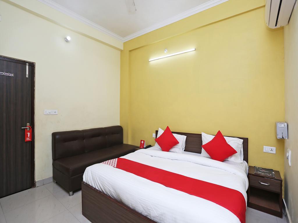 OYO 26931 Madhav Bhavan