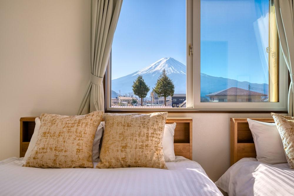 Fuji Viewest Villa RAKUWA Featured Image