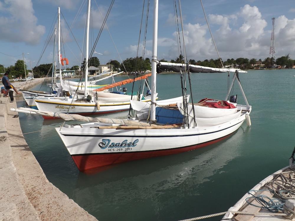 Fernando's Seaside Guest House Exterior