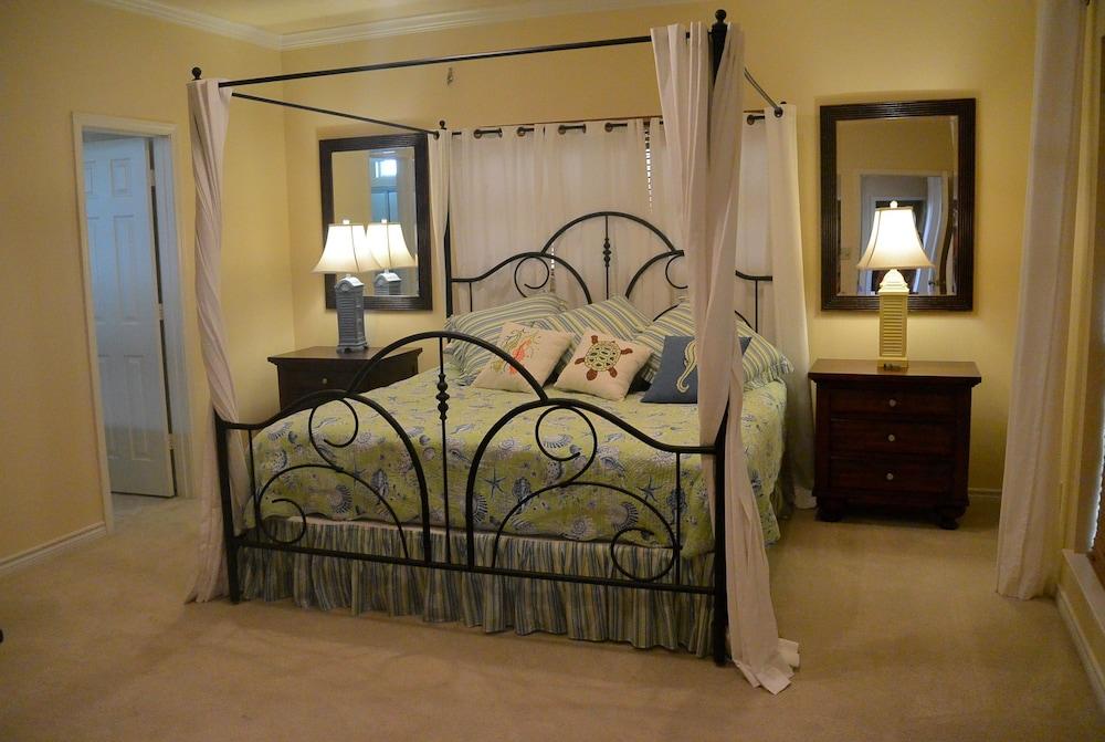 Casa De' Patron by RedAwning
