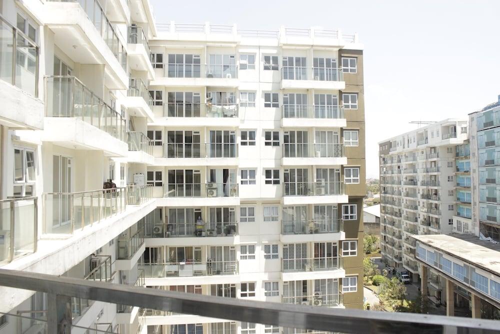 Relaxing Studio Room at Gateway Pasteur Apartment Exterior