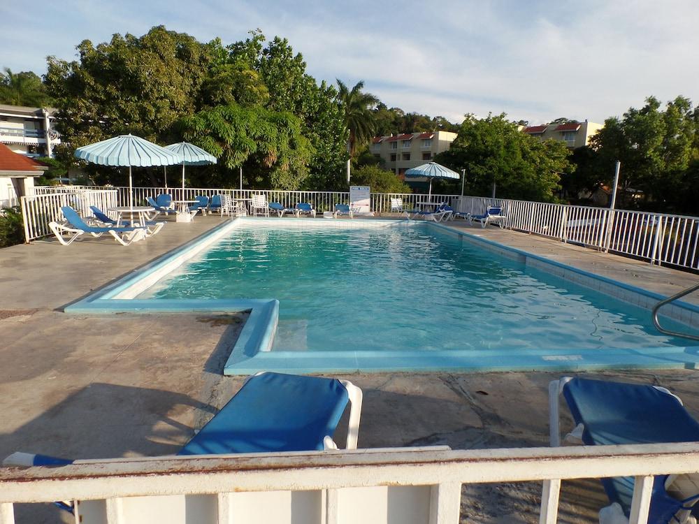 Rest Up Beach Studio At Montego Bay Club Resort Outdoor Pool