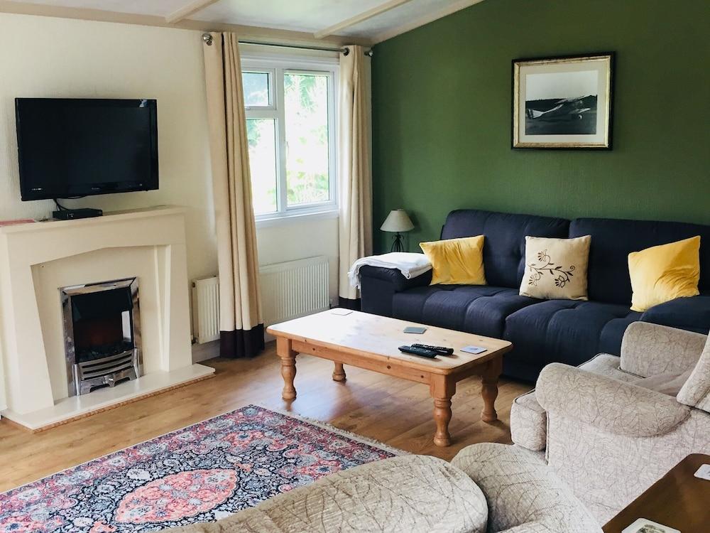 Quaint Holiday Home in Hastings With Patio Featured Image