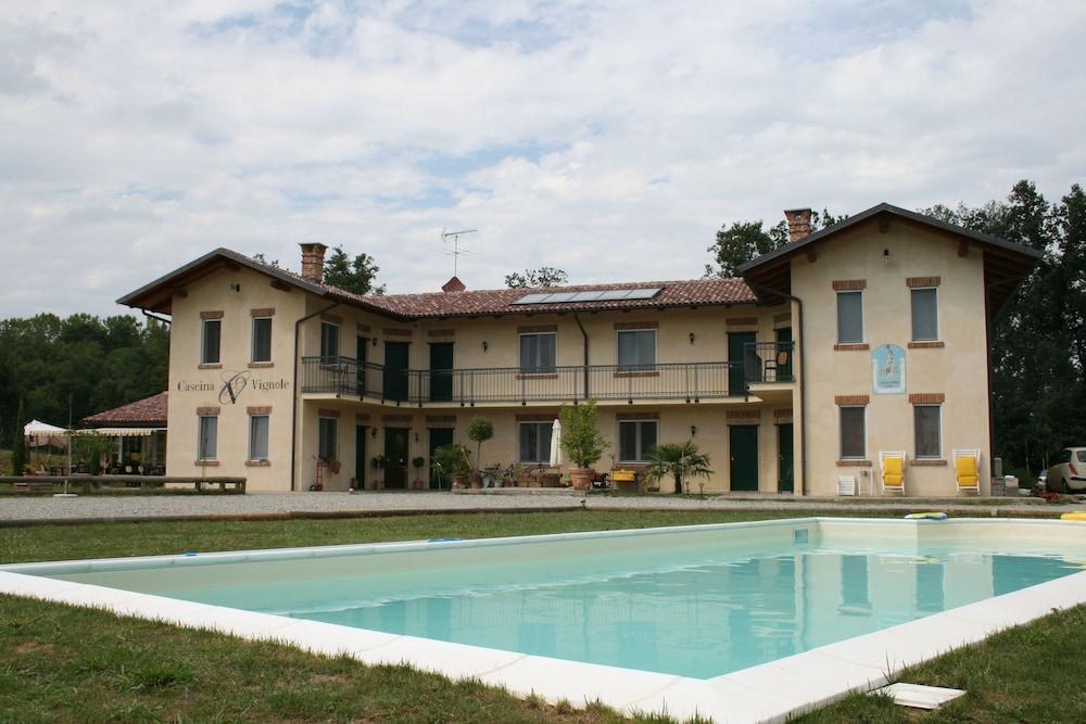 Cascina Vignole Outdoor Pool