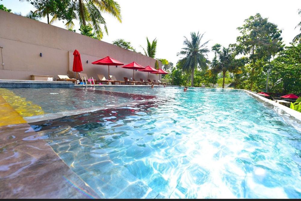 Ballena Regency Outdoor Pool