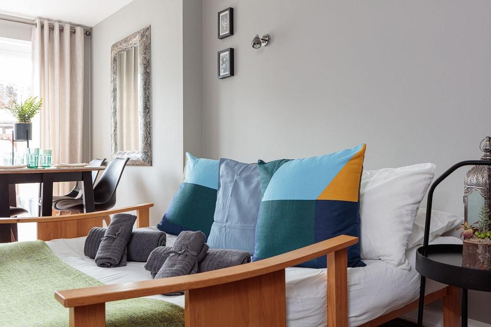 Laburnum By the Sea Room