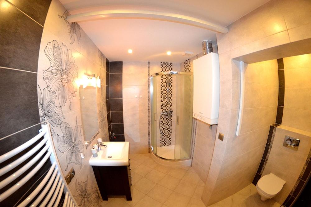 Go2Krynica - Deptak Bathroom