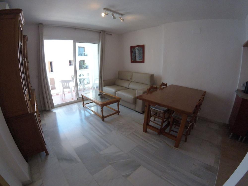 Harbour Club Aparthotel Duquesa Living Area
