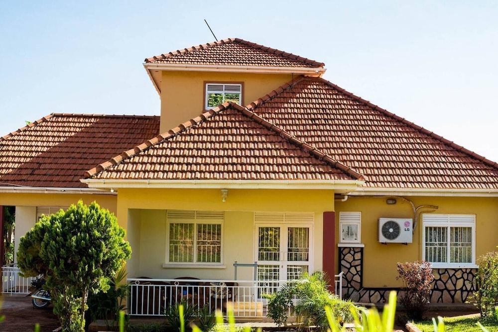 Captivating 3-bed Villa