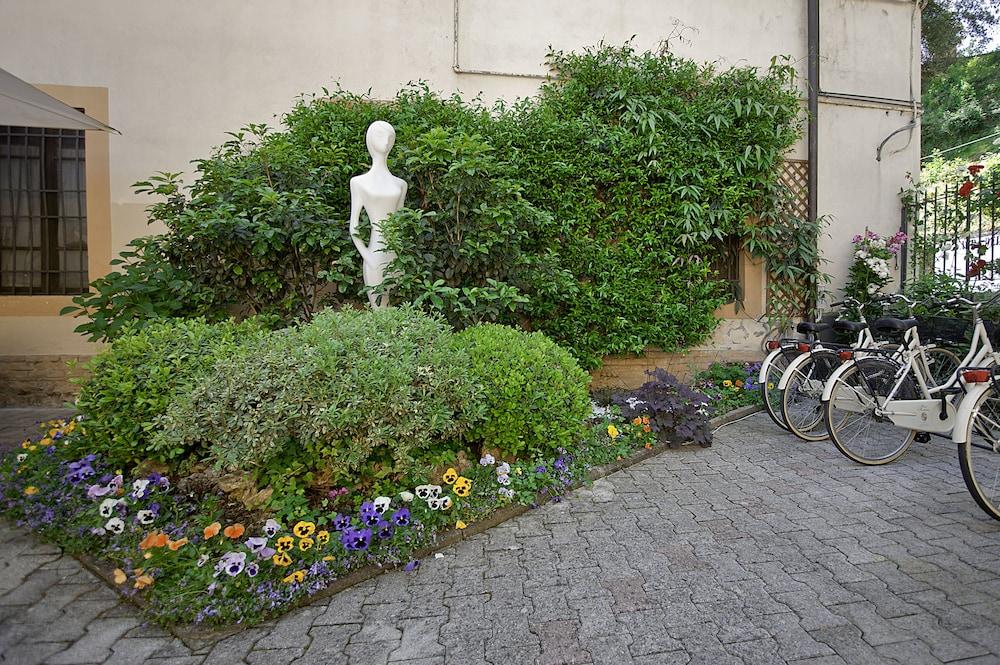 Hotel Arcobaleno Exterior detail