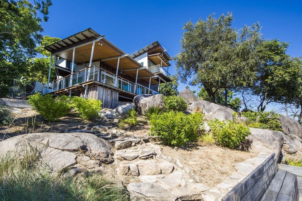 Headland Hideaway Exterior