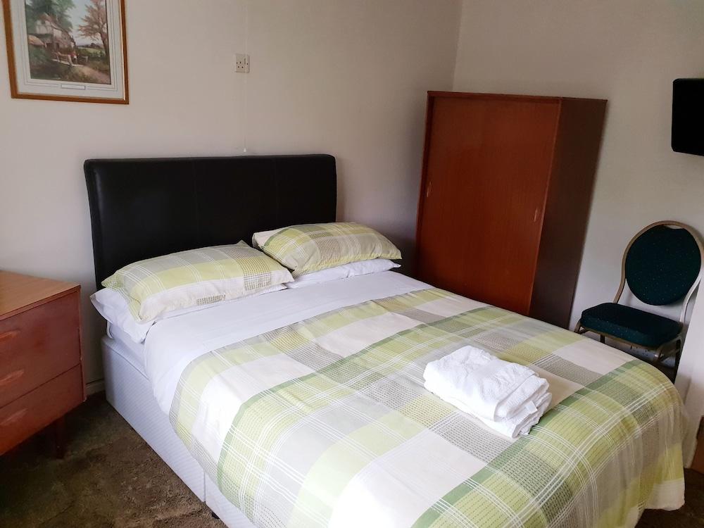 Old Priory Guest House Room