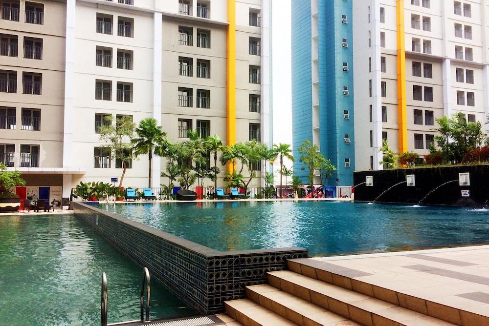 Bright 2BR Apartment at Paramount Skyline Outdoor Pool