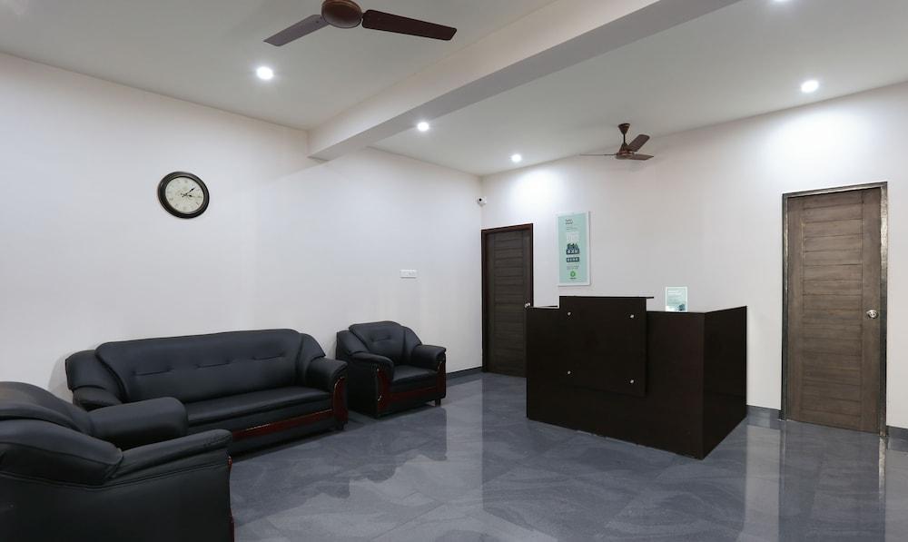 Treebo Hi Line Apartments Kalapatti Interior Entrance