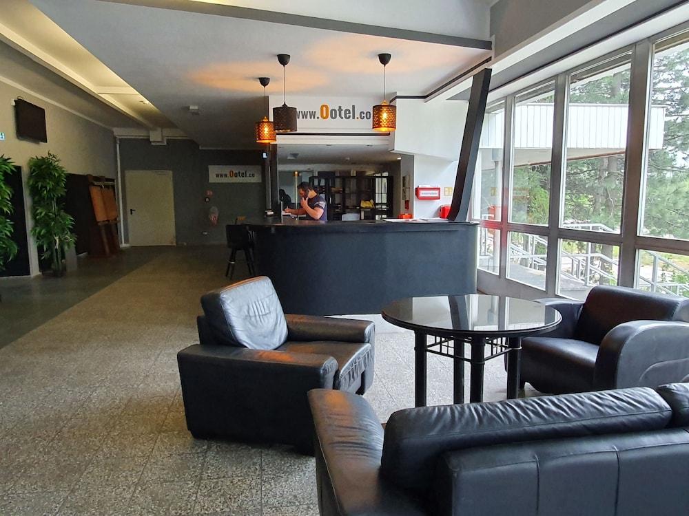 Ootel.com Lobby