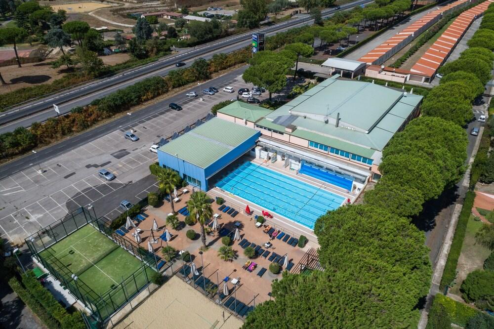 Autohotel Aerial View