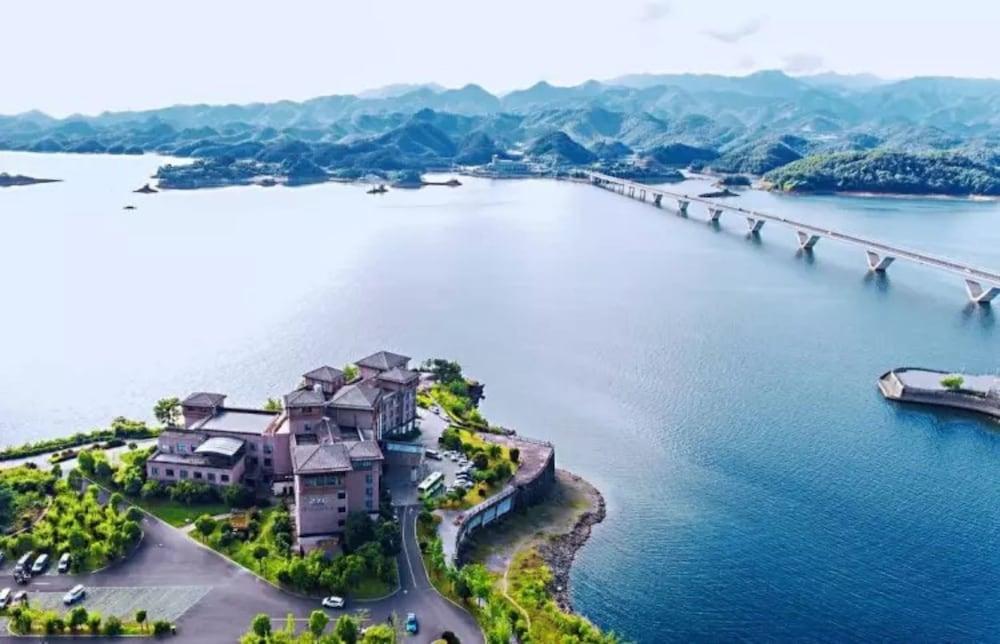 زد تي جي مينتينج هوتل ثاوزاند أيلاند ليك الصورة الأساسية