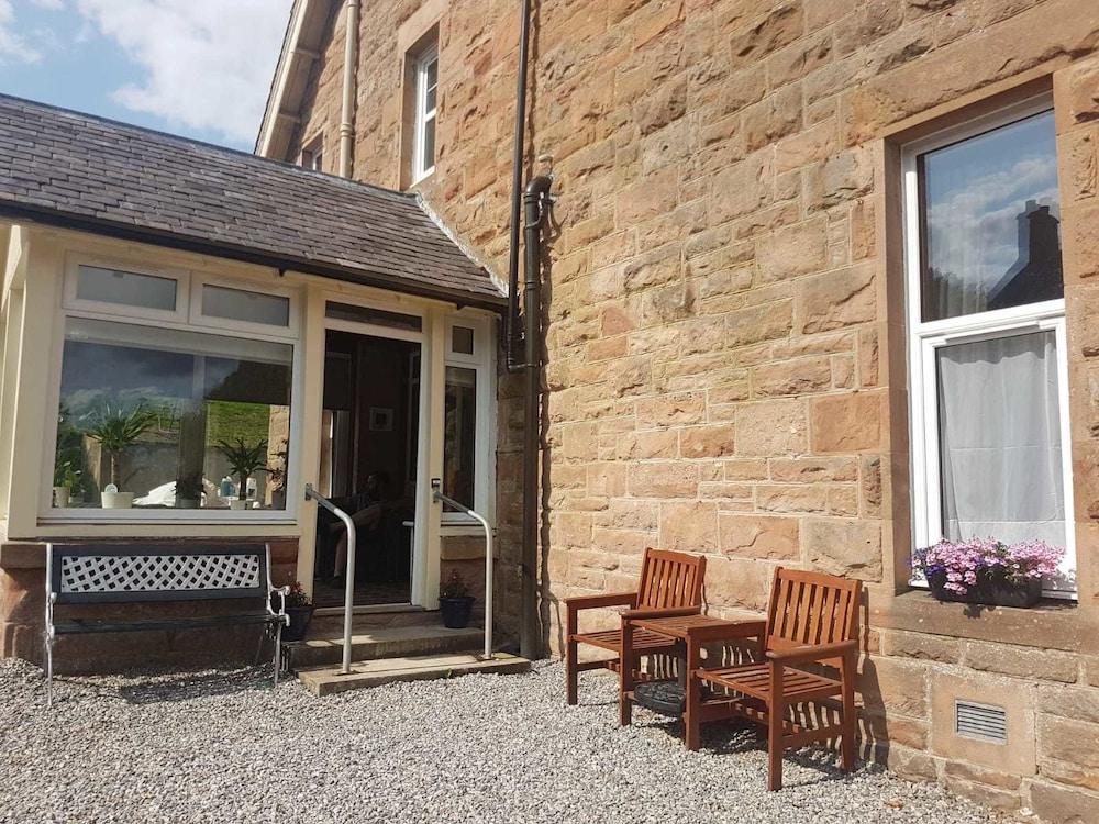 Cromarty View Guest House Lobby Sitting Area