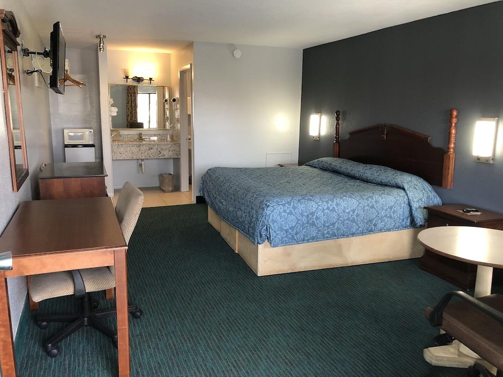 Riviera Motel