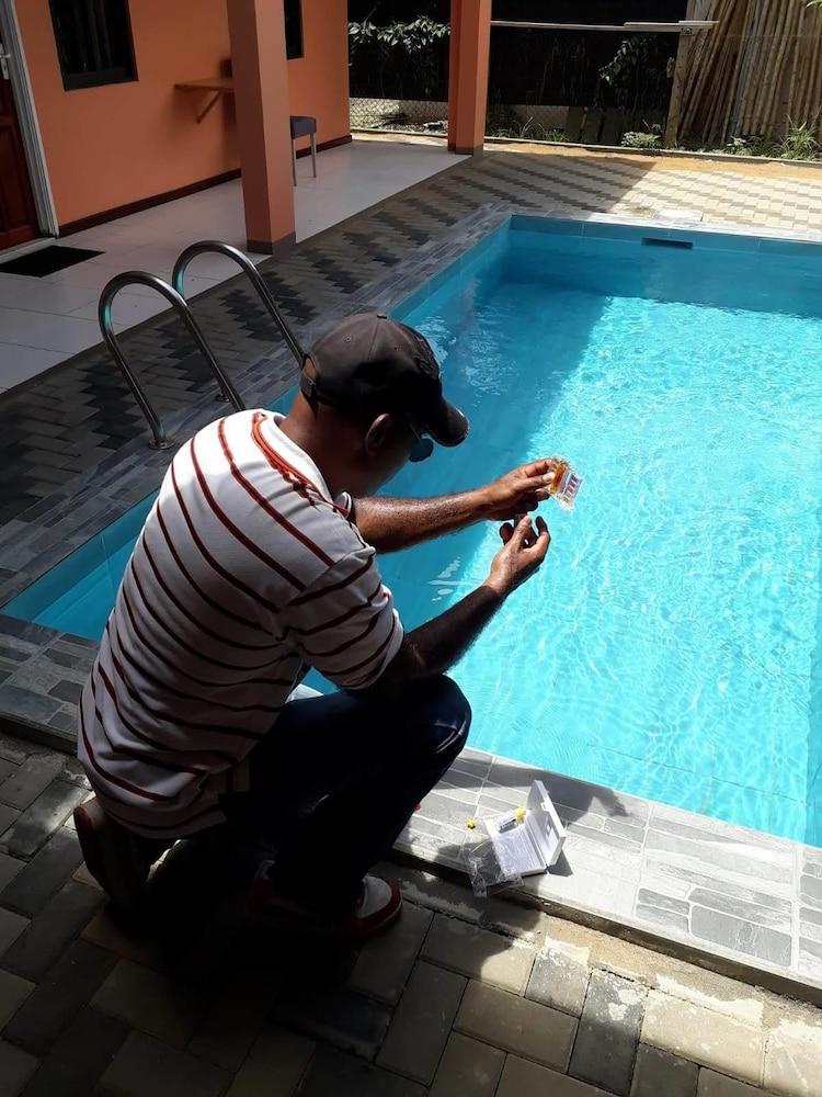 Max Garden and Pool Outdoor Pool