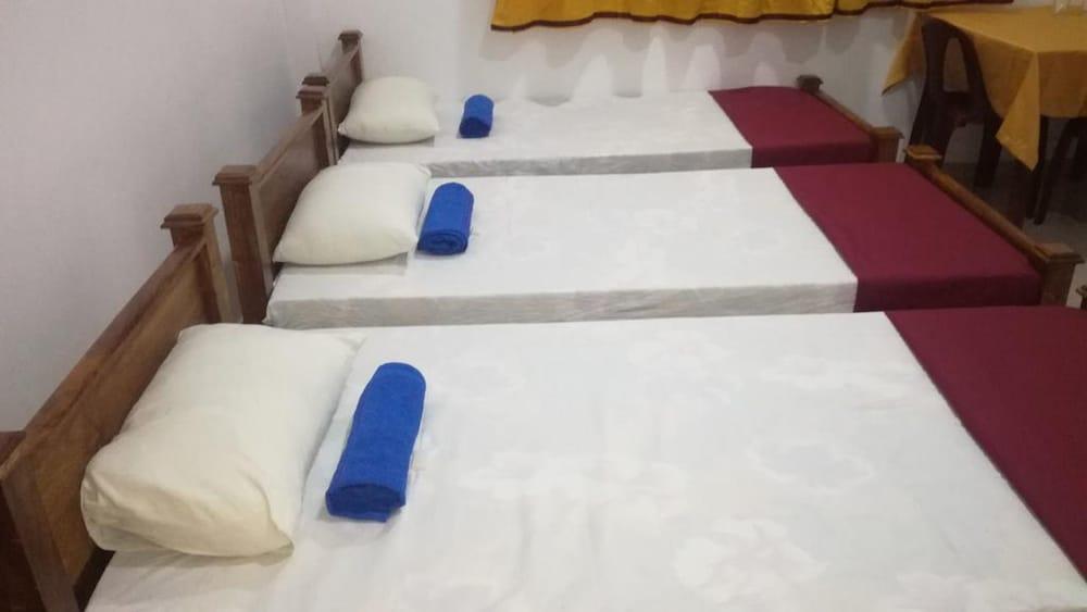 هوتل جونكوبينج غرفة