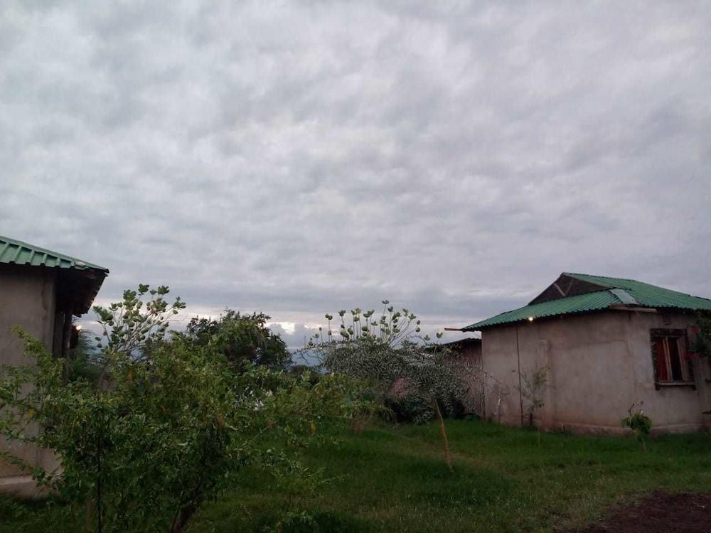 WE4Kenya Guesthouses and Farm Exterior