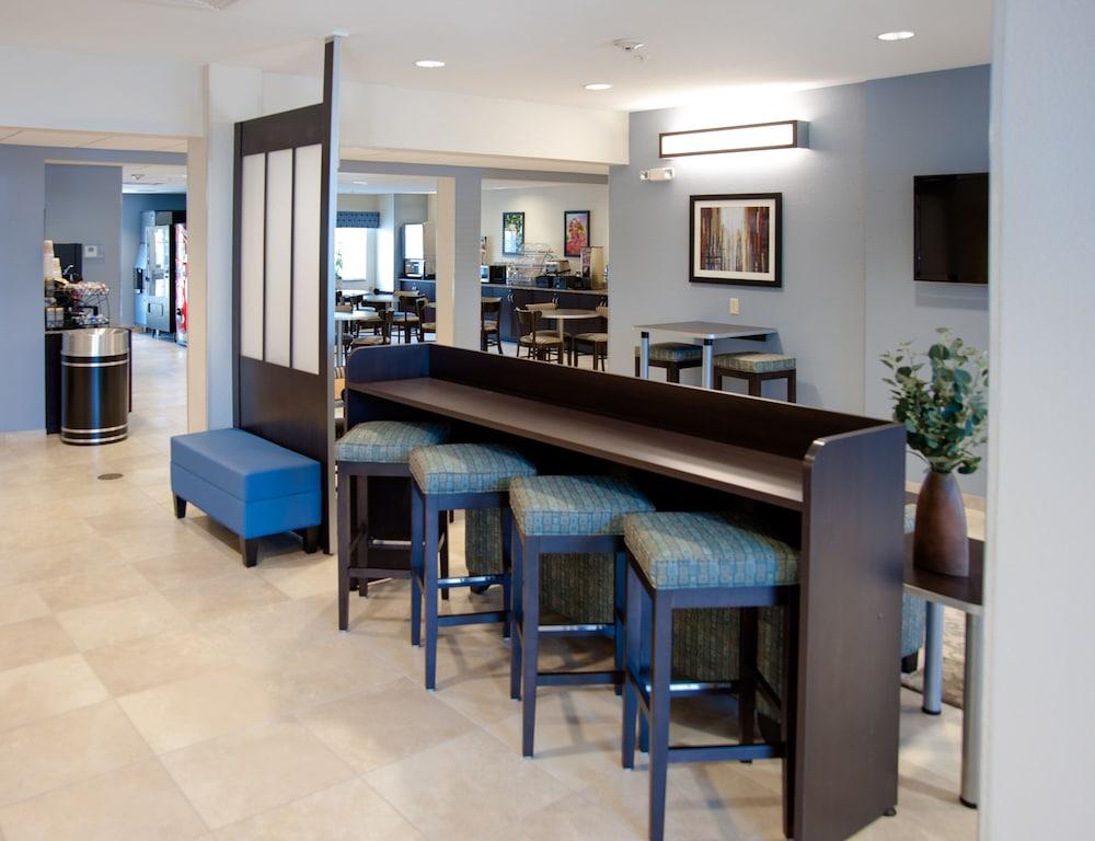 WeStay Suites - Belle Chasse Reception