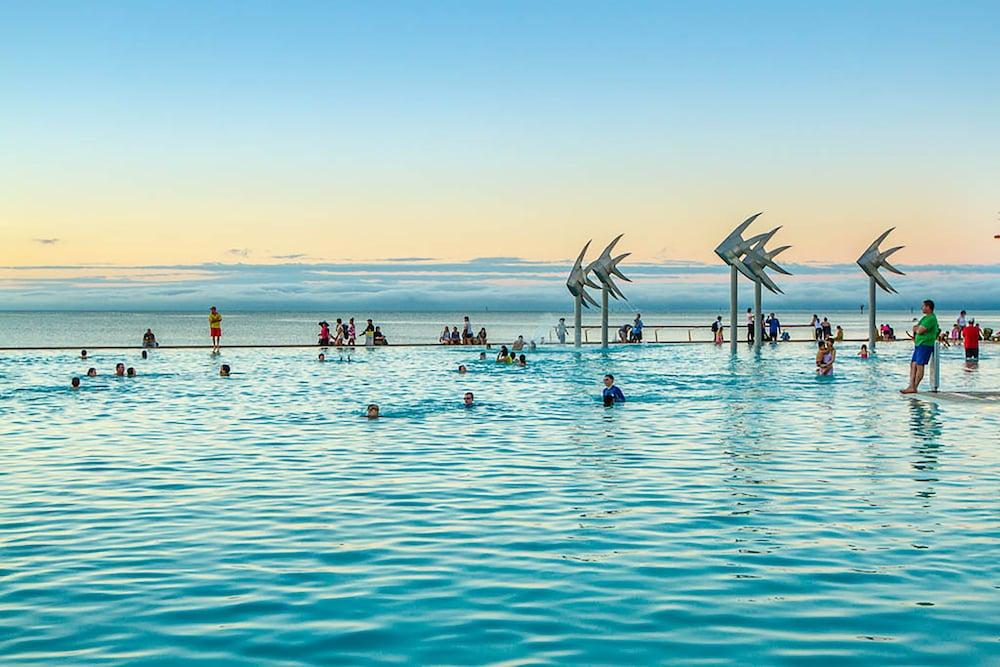 Cairns Aquarius Outdoor Pool