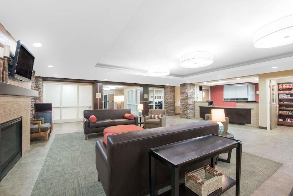 Hawthorn Suites by Wyndham Williston