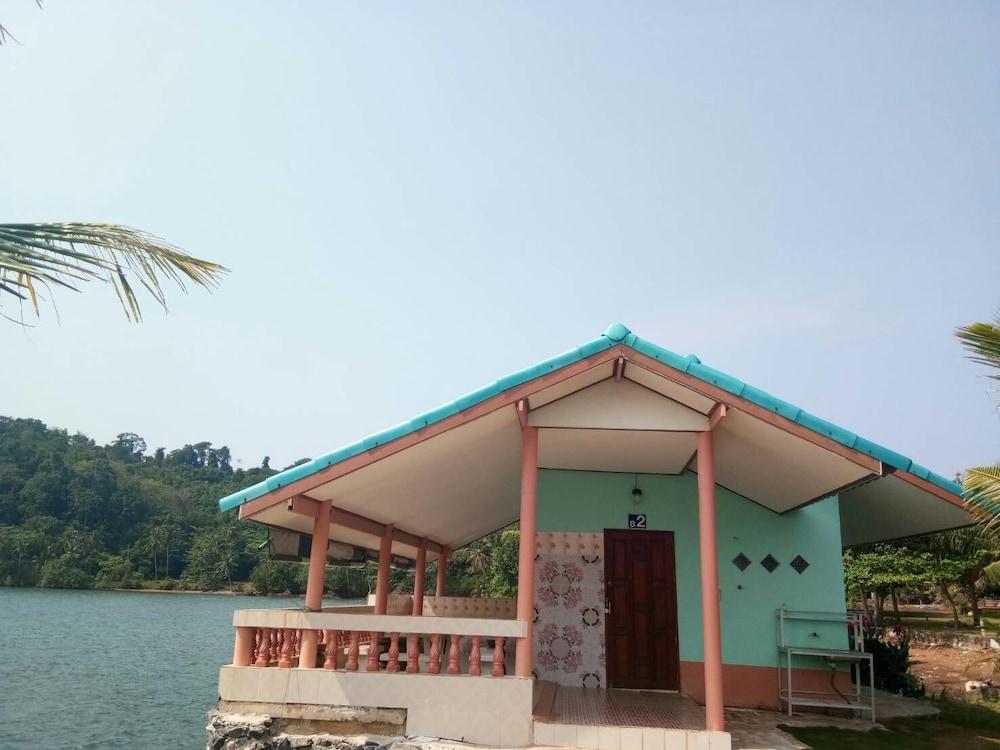 Chuttong Resort Exterior