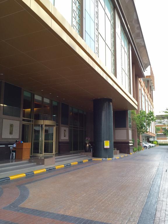 The Empire Place Condo
