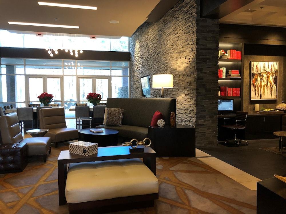 The StateView Hotel, Autograph Collection Lobby Sitting Area